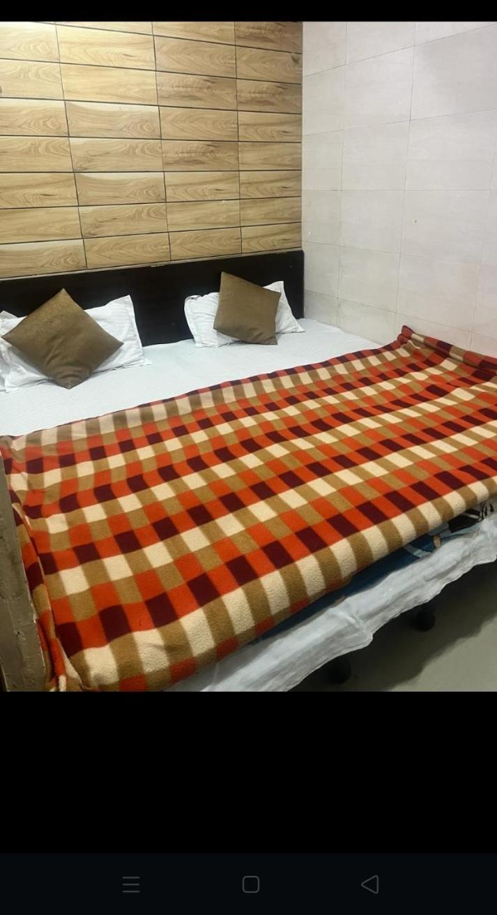 Arora Guest House Amritsar Exterior photo